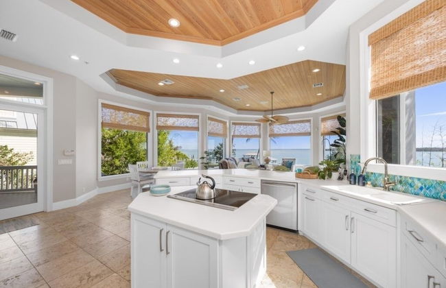 Captiva Grace 5 Bedroom Home by RedAwning - Photo 14