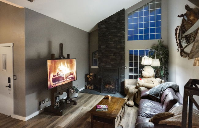 New Luxury Prescott Lynx B B 4k ft2 Sleeps 22 - Photo 19