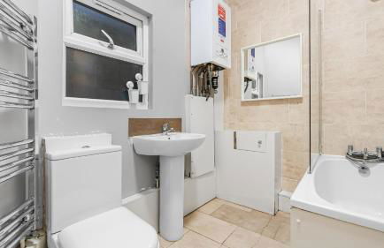 Brilliant 2 Bedrooms Flat Next to The Station - Foto 2