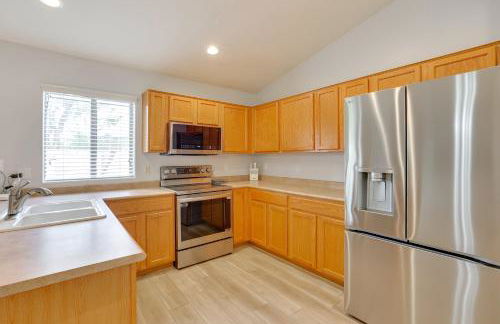 Spacious and Fenced Yard Pet-Friendly Surprise Home - Foto 6