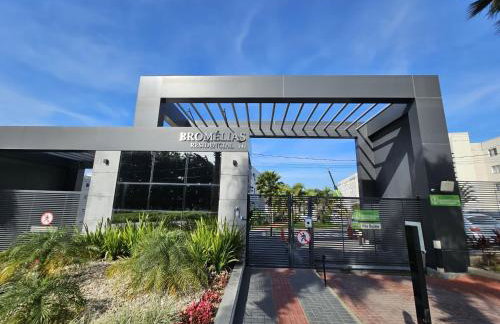 Apto completo próximo a Floripa Wi-Fi e estacionamento - Foto 1