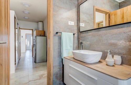 Villa Gariful, Sleeps 8 with Pool & Pet Friendly - Photo 57
