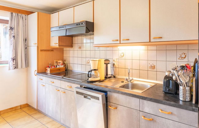 Holiday Home in Montleban With Sauna - Photo 11