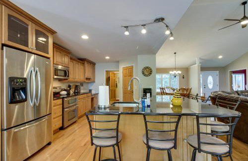 White Swan Lake Home Near Hiking and Snowmobiling! - Foto 8