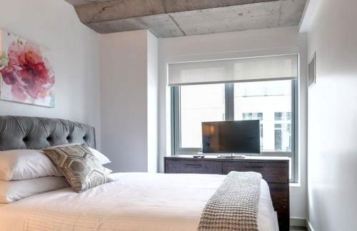 Modern Apt with Gym & Terrace - Photo 7