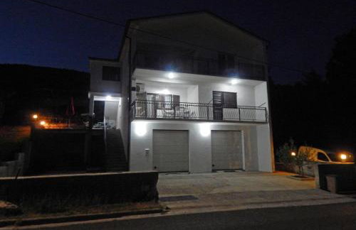 Apartments with a parking space Tugare, Omis - 14320 - Foto 1