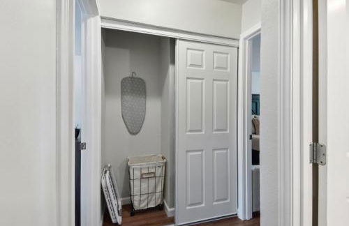 Modern Rental Near Medical Center, Six Flags, UTSA, La Cantera, Lackland AFB - Foto 34