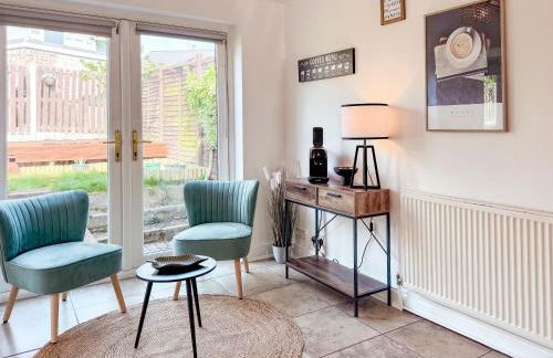 Raygill LT 4 Bedroom House By Furnished Accommodation - Private Parking - Perfect For Families & Contractors - Foto 13