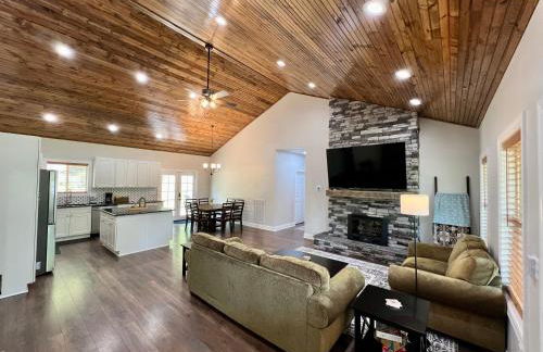 Adventure Cabin with Private Pond Near New River Gorge, Gauley & Summersville Lake - Foto 9