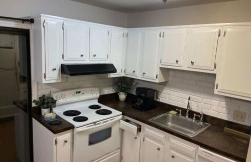 PSU 2br 2ba Townhome w Parking Near Campus and Stadium - Foto 24