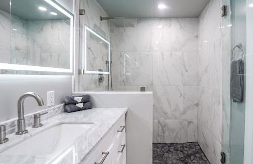 Waterfront Luxe 3BR, Pool, Hot Tub & Dock - Foto 22