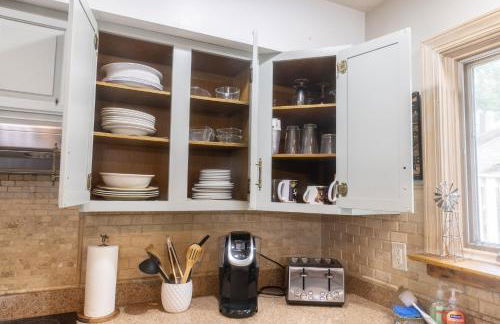 Pet-Friendly Beach Getaway, Relax by the Bay! - Foto 30