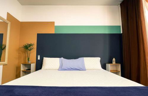 Casa Privativa 2 Quartos em Condomínio, Suite com Cama King e Closet, Quarto de Casal, Ar, Wi-Fi, Cozinha Completa e Garagem - Foto 2