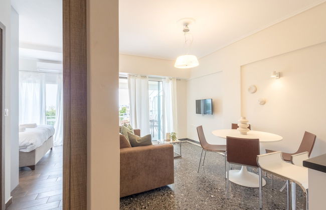 Beachfront 2-bedroom Stay in Voula - Photo 36