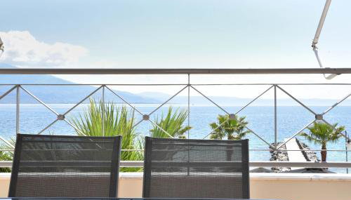 Luxury Beachfront Suite - Photo 5