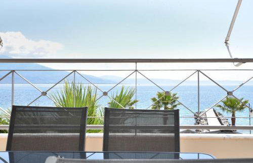 Luxury Beachfront Suite - Photo 5