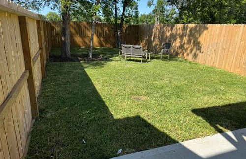 Modern 2 Bedroom All-En-Suite Near Downtown with EV Socket - Photo 30