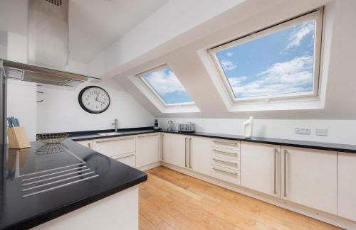 Stunning Penthouse Apartment - Sea view - Plymouth - Parking - By Habita Property - Foto 16