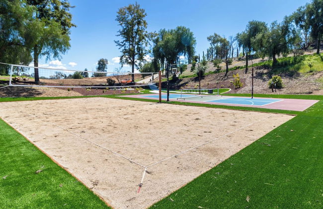 Chateau Syrah by Avantstay Picturesque Estate w/ Pool, Table Tennis & Pool Table New Pickleball Court + Basketball Hoop - Foto 58