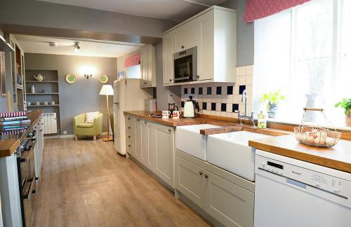 Laverstock Cottage - Photo 5