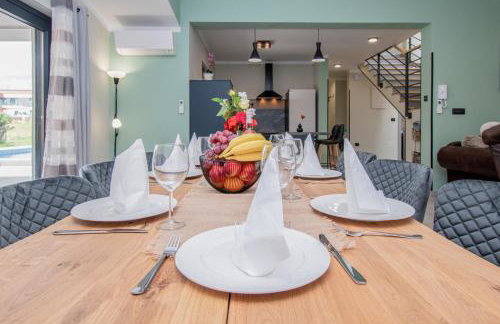 Villa Vala with a large yard near Pula - by Istrabook - Foto 26