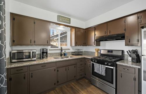 The Cozy Rustic Sequoia Wi-Fi & 2 Garage - Foto 28