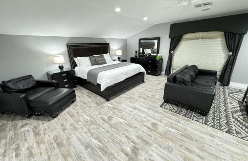 Luxurious Getaway Pool Hot Tub Theater Gym Outdoor Kitchen BBQ 2 Miles to Disney - Foto 32