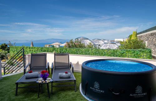 Apartamento de Lujo con Jacuzzi Privado, Piscina y Vistas al Mar - Foto 56
