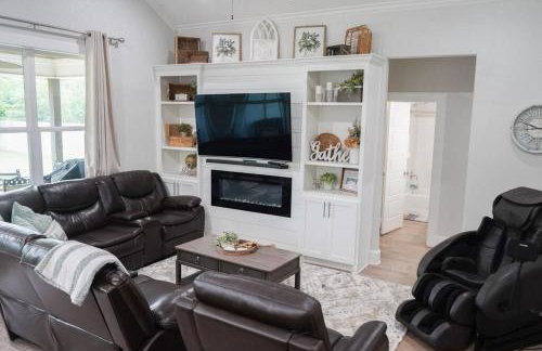 The Haven on Loveless Street with Game Room - Foto 53