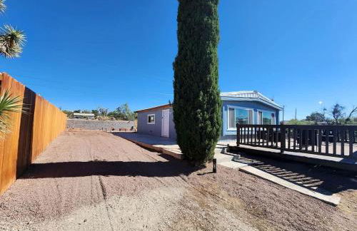Modern Cabin with Arcade, Foosball Table and Fire Pit in Meadview, Arizona - Foto 14