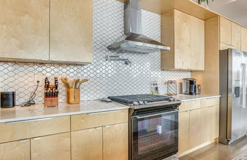 Backyard Oasis with Pool! Family Getaway in Phoenix - Foto 9