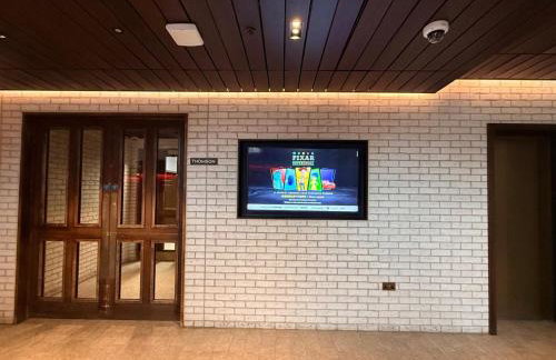 Luxury Private Room with Living Area Wembley Stadium View - Photo 53