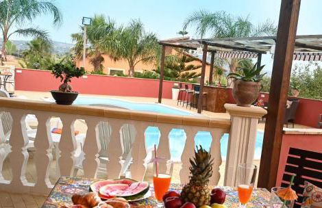 Villa Radiosa In Sicily with private fenced pool, Please read, leggete, HOST INFO for correct cost - Foto 29