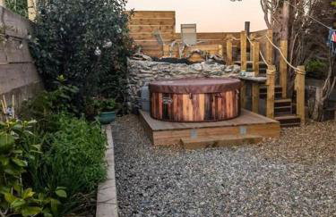 Brynglas Cottage with Hot Tub, Anglesey. - Foto 21