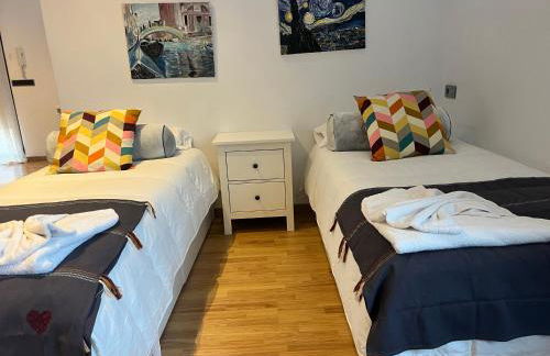 Villa en Valencia, piscina privada y metro 500m - Foto 47