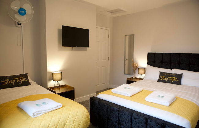 The Sailing Club - 6 Bedroom Hot Tub Town Centre - Photo 34