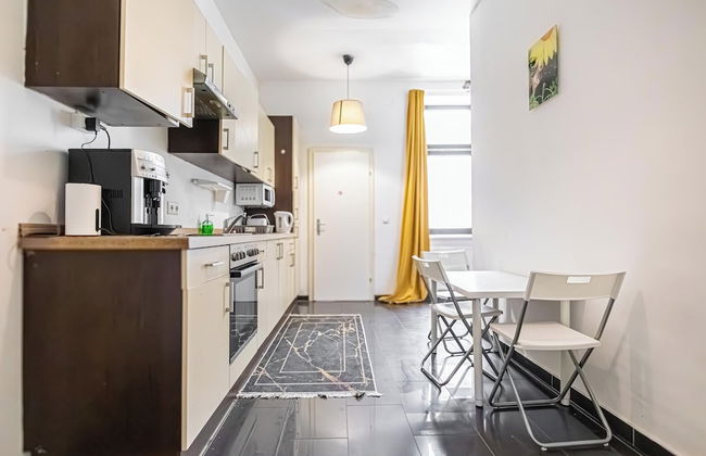 Cozy Room Near U6 Dresdner Subway Line - Photo 48