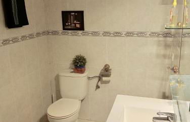 Chalet adosado entre playas - Foto 5