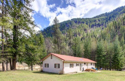 Anglers Dream Remote Escape on Bull River! - Foto 1