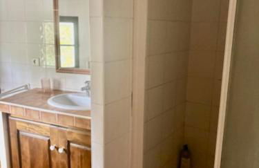 Stunning farmhouse with heated private pool in Provence - Photo 15