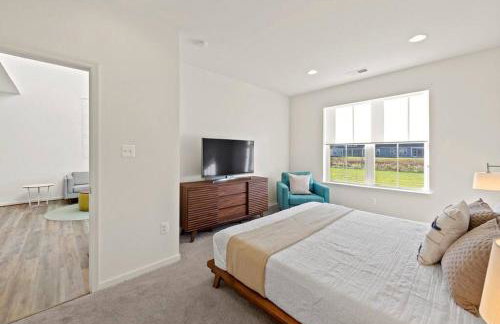 Modern Townhouse with Pool Gym & Tennis Near Beach - Foto 13