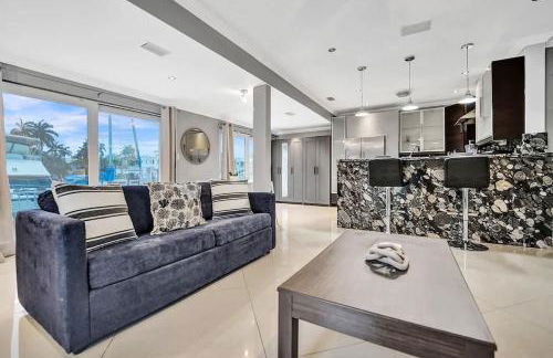 Beach Isles Modern 1BR Waterfront Apartment with Patio - Foto 17