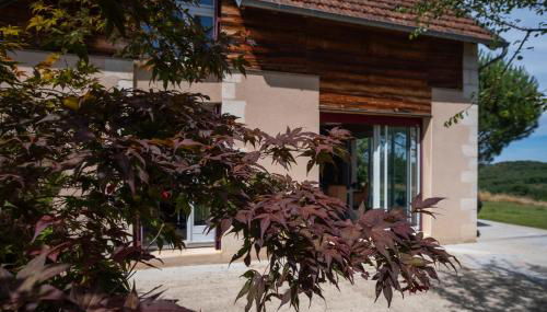 Villa 4 étoiles - 3 chambres - 6 personnes - Nature, campagne, confort moderne, charme, jardin et vue exceptionnelle - Proche Martel - Foto 2, Garden, Garden view