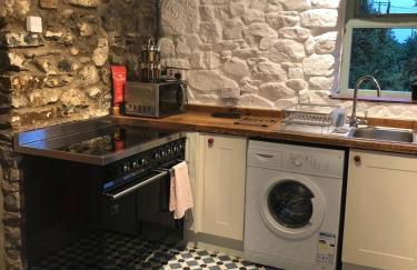 Lofthouse - secluded quirky cottage with sea views! - Photo 17