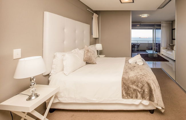 Infinity Self-Catering Apartments - Photo 4