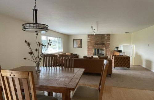 Serene 5BR Stay Surrounded by Nature - Foto 1