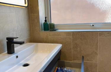 NEW refurbished Luxurious home with great transport links - Foto 37