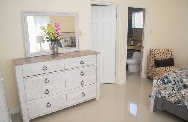 Rochester Modern Chic Apartment - Photo 23