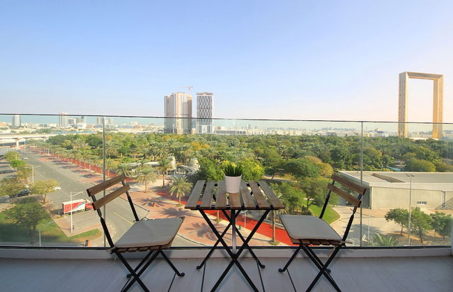 Luxury StayCation - Spacious Apartment Amidst Lush Green Parks - Photo 14