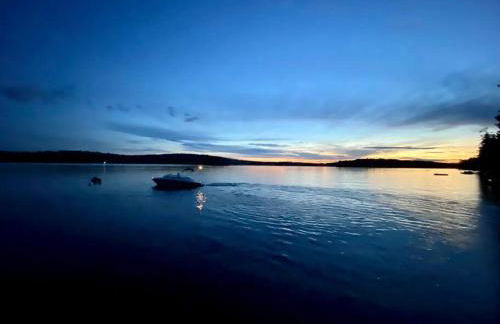 Lakefront Cottage on Brewer Lake - Foto 35